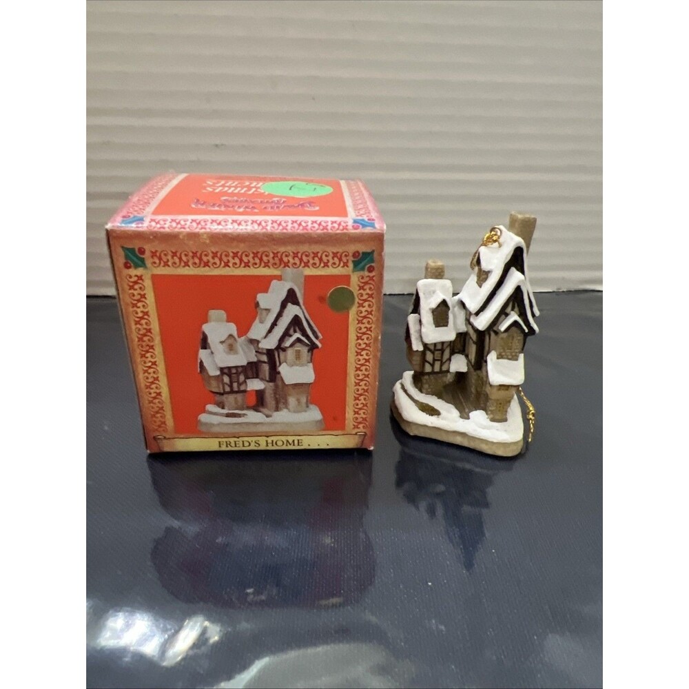 David Winter Cottages Fred's Home Christmas Ornament Mint With Box